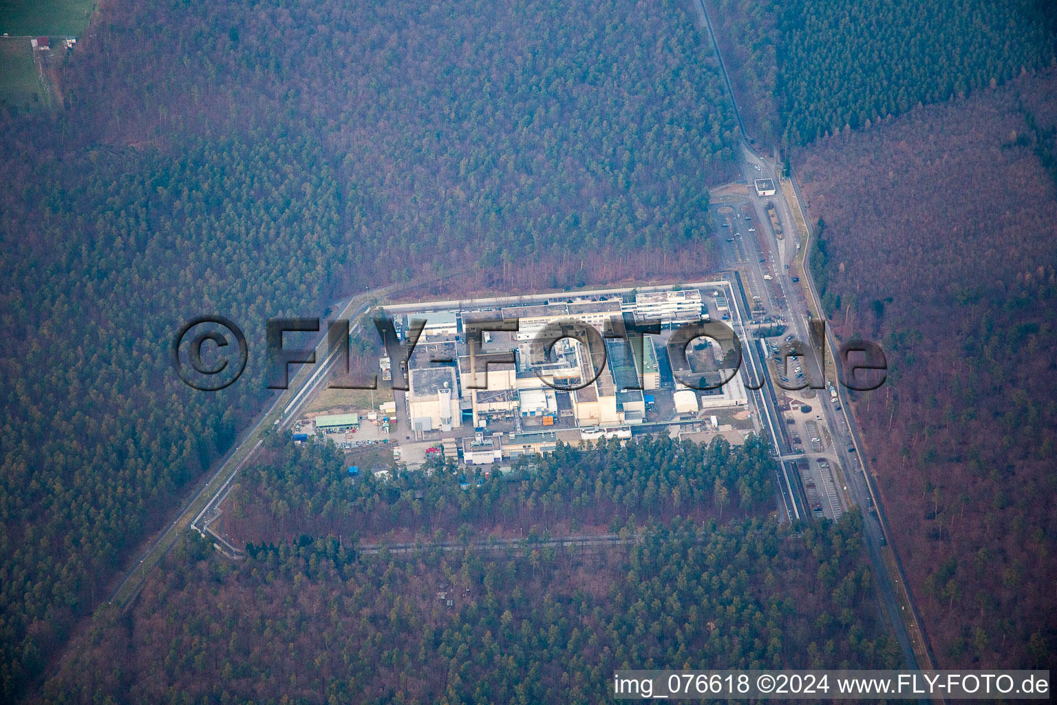 Vue aérienne de Campus KIK Nord à le quartier Leopoldshafen in Eggenstein-Leopoldshafen dans le département Bade-Wurtemberg, Allemagne