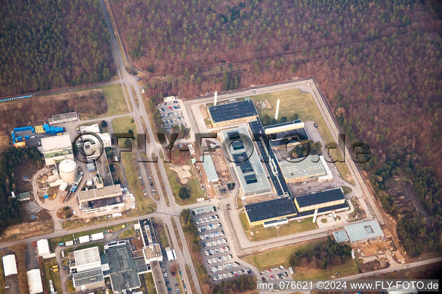 Photographie aérienne de Campus KIK Nord à le quartier Leopoldshafen in Eggenstein-Leopoldshafen dans le département Bade-Wurtemberg, Allemagne