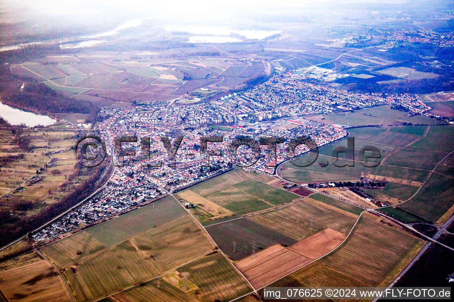 Vue aérienne de Quartier Linkenheim in Linkenheim-Hochstetten dans le département Bade-Wurtemberg, Allemagne