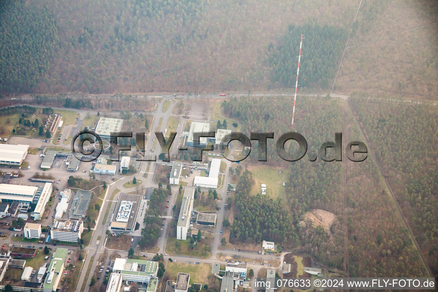 Vue d'oiseau de Campus KIK Nord à le quartier Leopoldshafen in Eggenstein-Leopoldshafen dans le département Bade-Wurtemberg, Allemagne