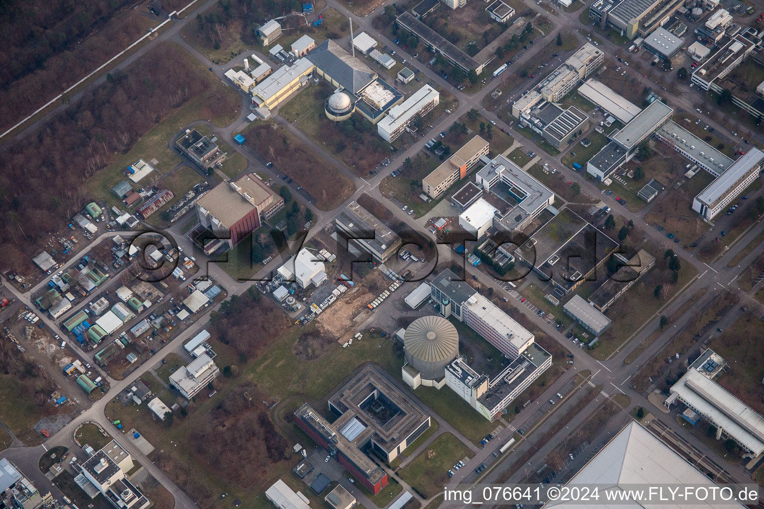 Campus KIK Nord à le quartier Leopoldshafen in Eggenstein-Leopoldshafen dans le département Bade-Wurtemberg, Allemagne vu d'un drone