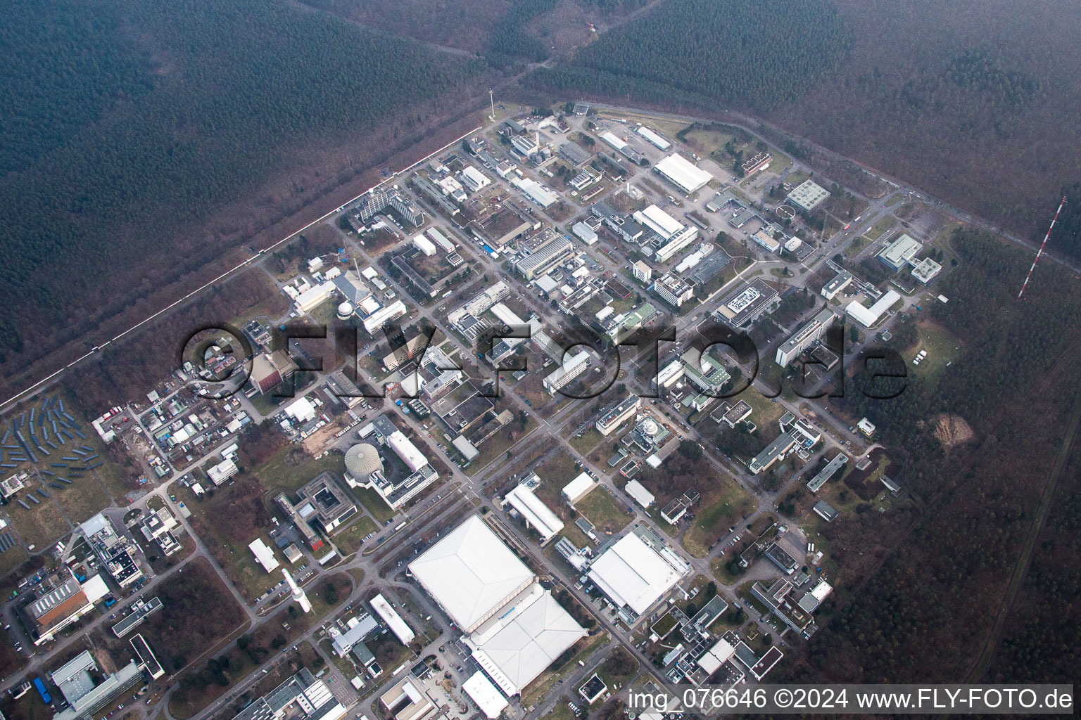 Vue oblique de Campus KIK Nord à le quartier Leopoldshafen in Eggenstein-Leopoldshafen dans le département Bade-Wurtemberg, Allemagne