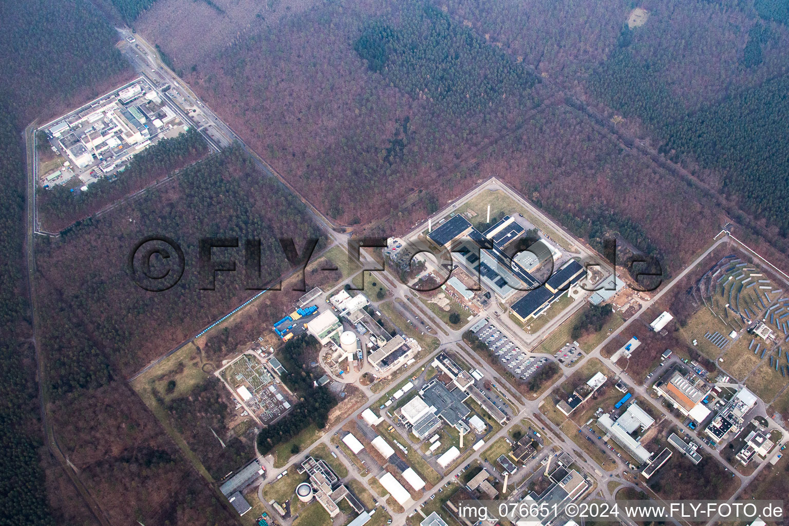 Campus KIK Nord à le quartier Leopoldshafen in Eggenstein-Leopoldshafen dans le département Bade-Wurtemberg, Allemagne depuis l'avion