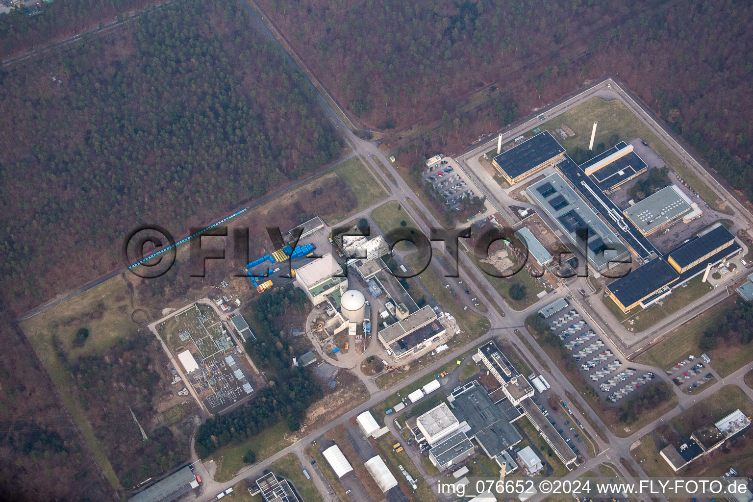 Vue d'oiseau de Campus KIK Nord à le quartier Leopoldshafen in Eggenstein-Leopoldshafen dans le département Bade-Wurtemberg, Allemagne