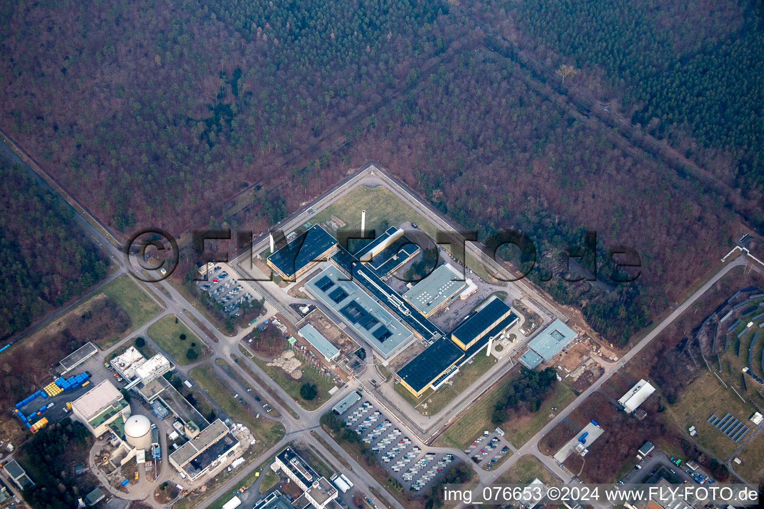 Campus KIK Nord à le quartier Leopoldshafen in Eggenstein-Leopoldshafen dans le département Bade-Wurtemberg, Allemagne vue du ciel