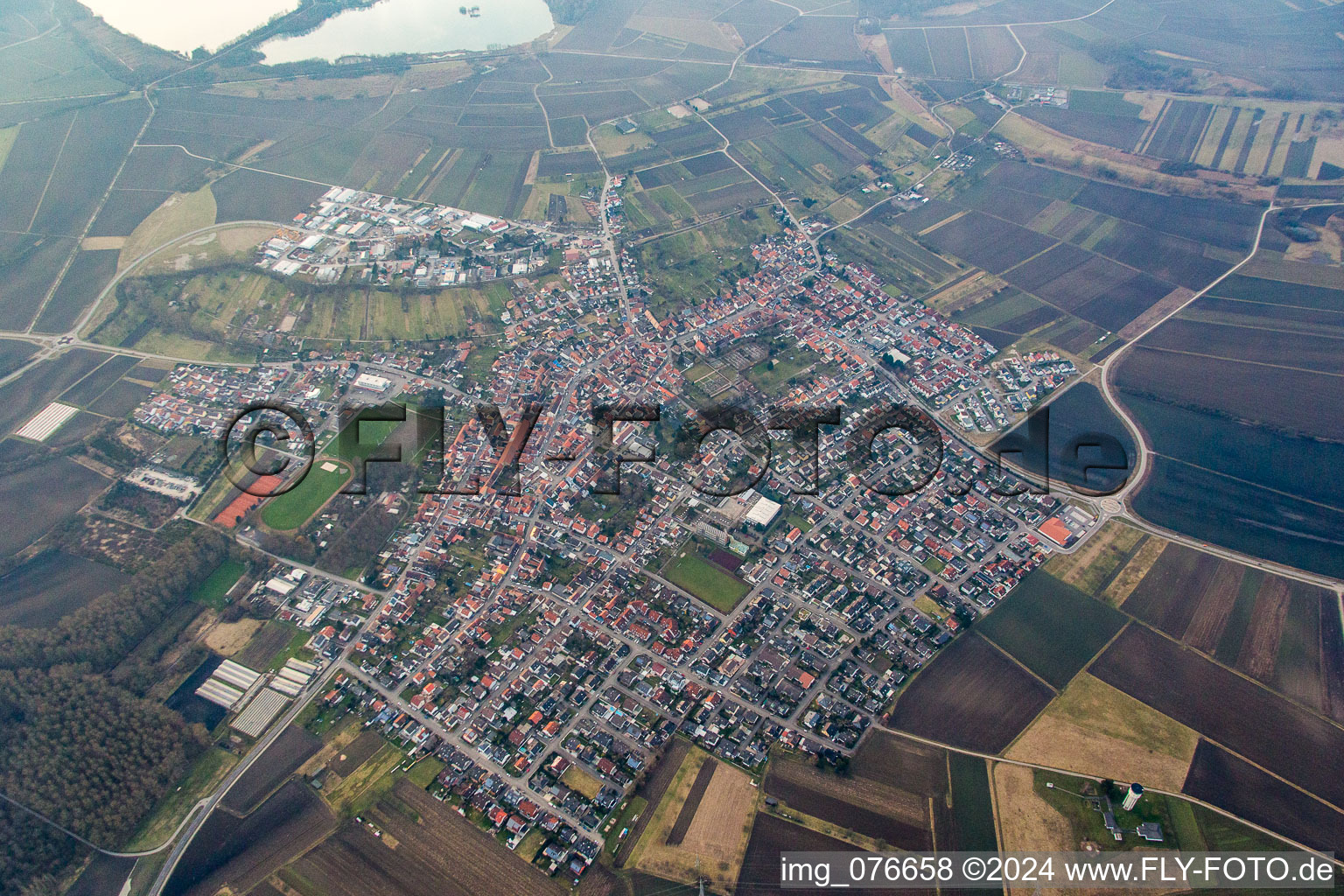 Vue aérienne de Quartier Liedolsheim in Dettenheim dans le département Bade-Wurtemberg, Allemagne