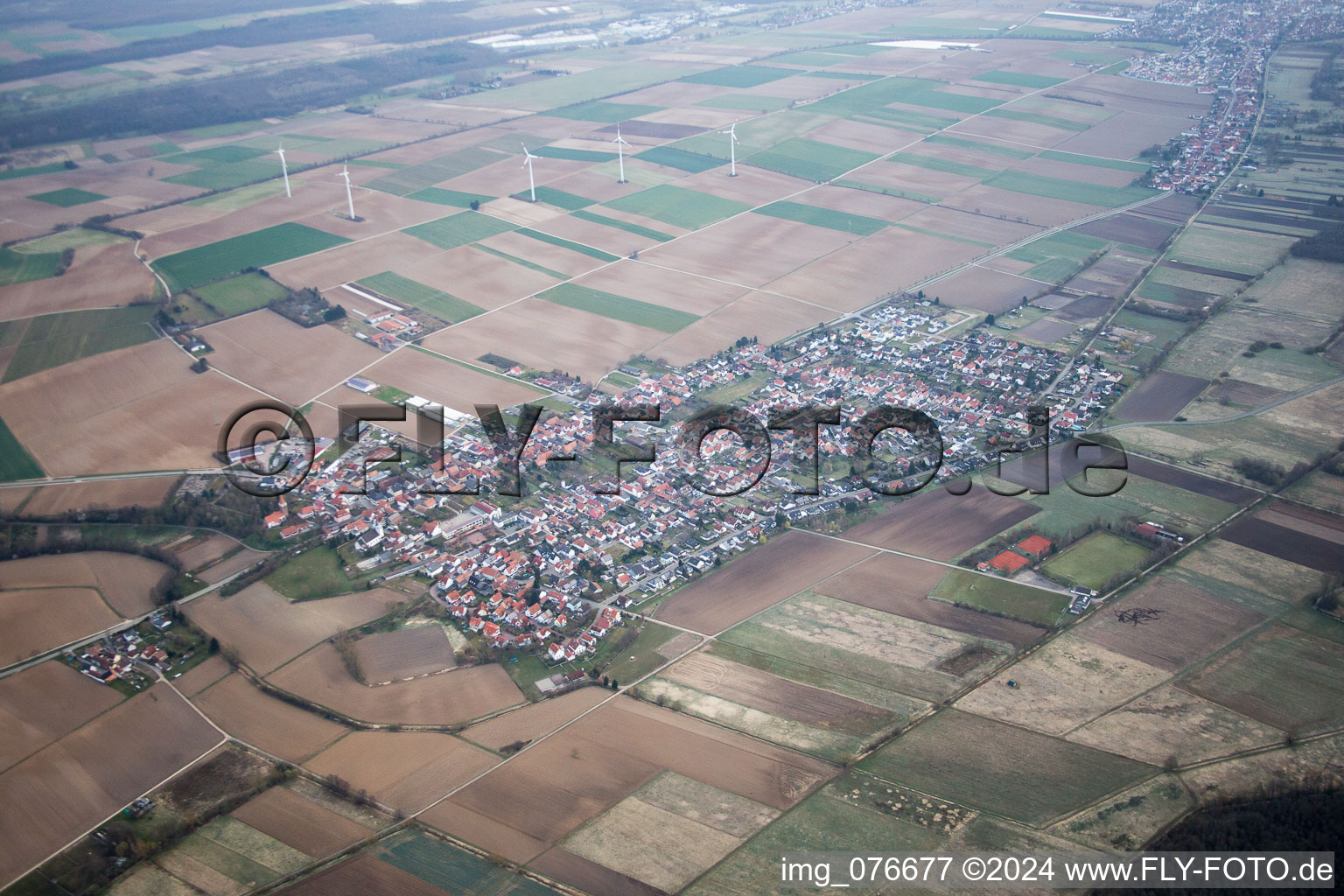 Minfeld dans le département Rhénanie-Palatinat, Allemagne vue d'en haut