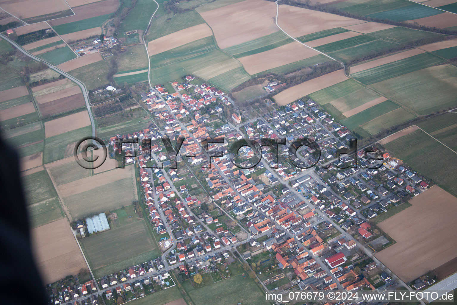 Freckenfeld dans le département Rhénanie-Palatinat, Allemagne vue du ciel