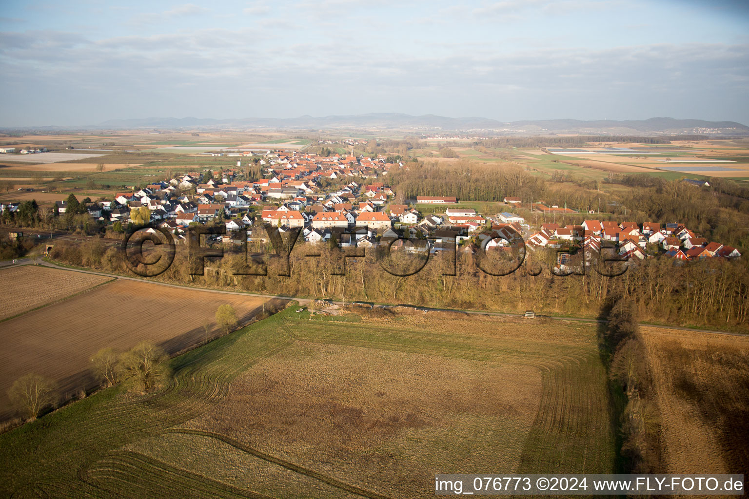 Enregistrement par drone de Winden dans le département Rhénanie-Palatinat, Allemagne