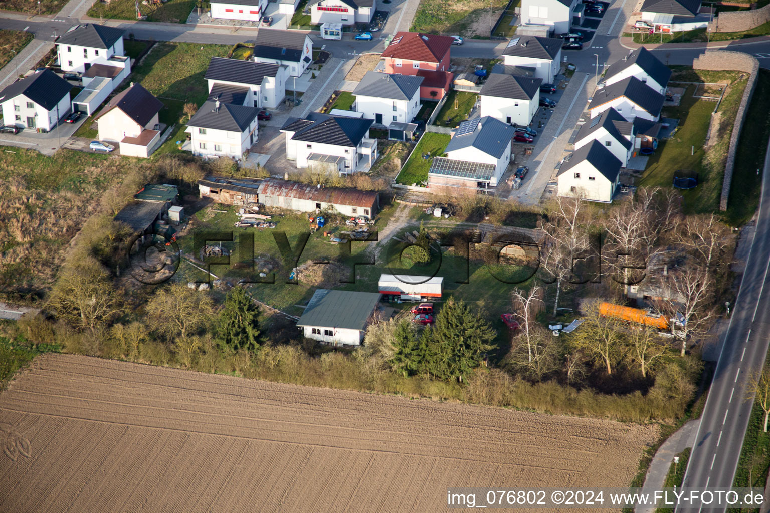 Minfeld dans le département Rhénanie-Palatinat, Allemagne vue d'en haut