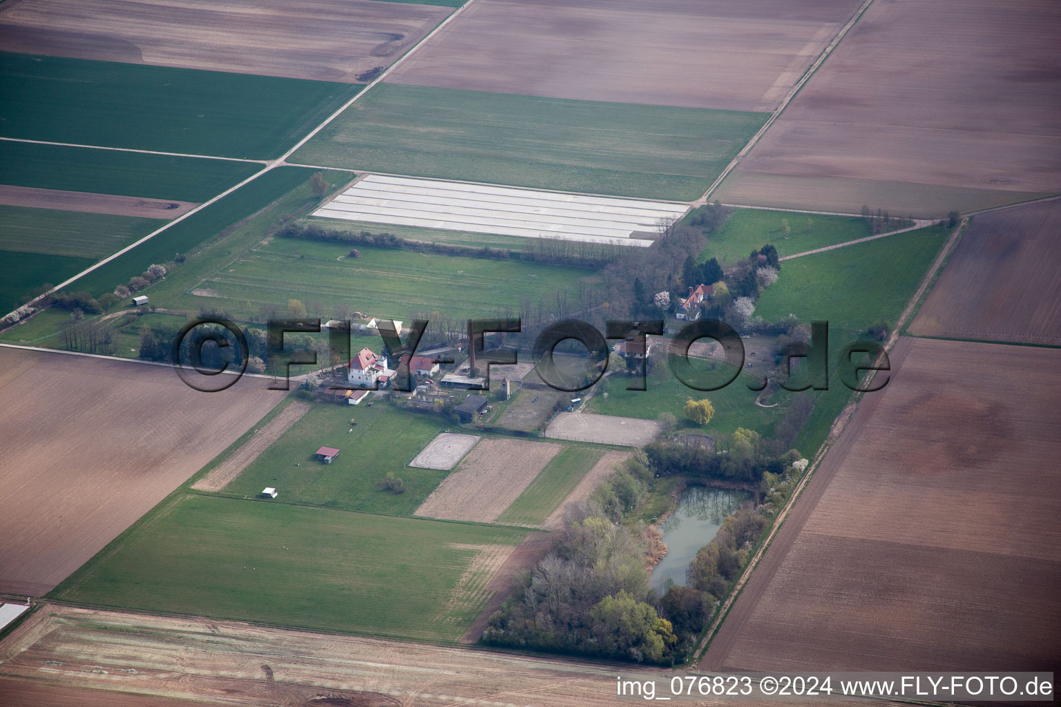 Vue aérienne de Harthausen dans le département Rhénanie-Palatinat, Allemagne