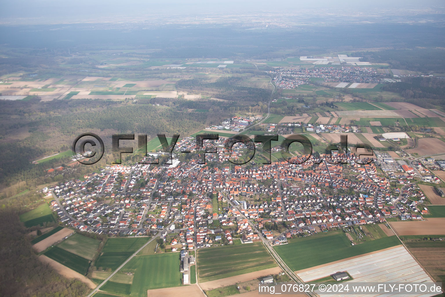 Vue aérienne de Harthausen dans le département Rhénanie-Palatinat, Allemagne