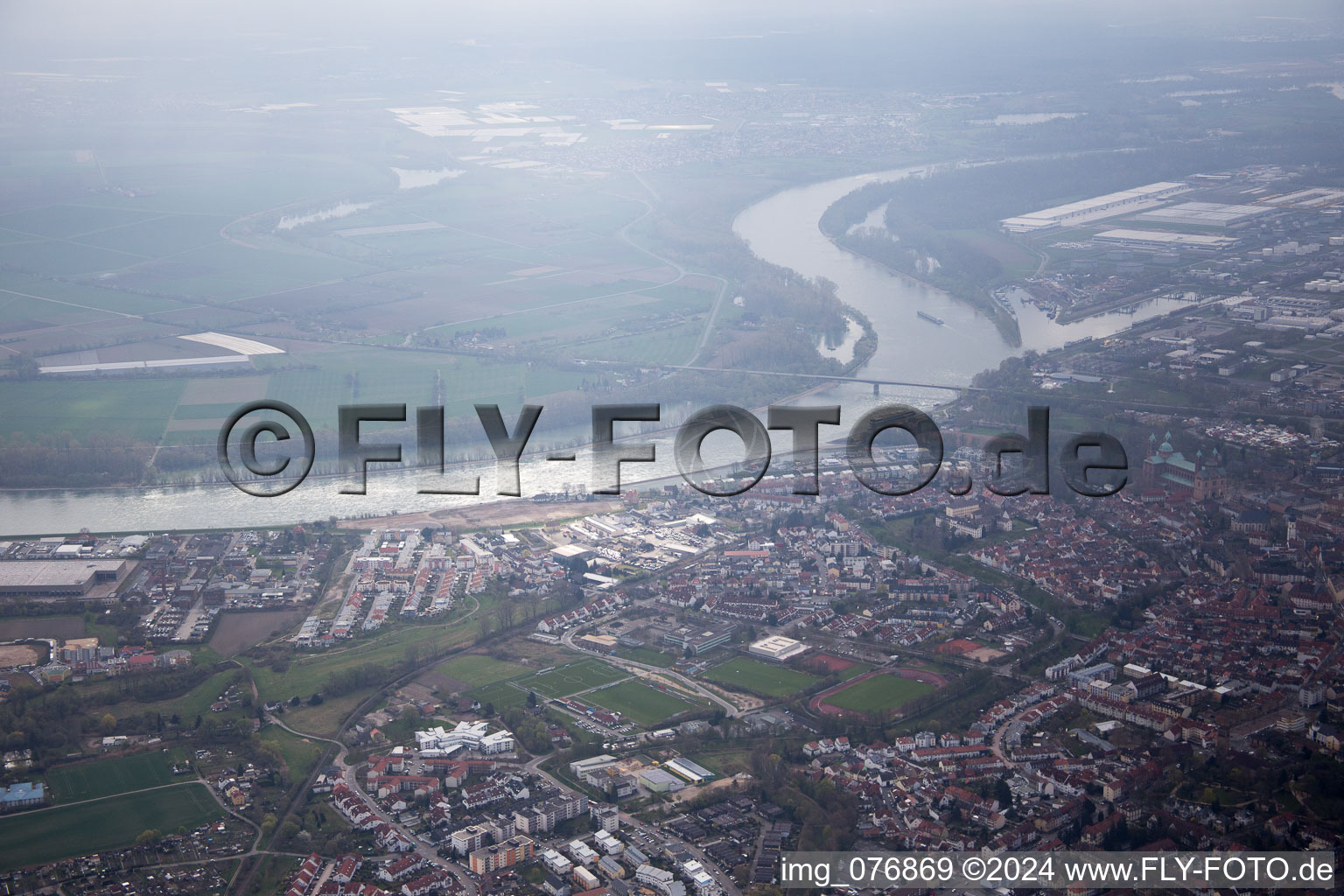 Speyer dans le département Rhénanie-Palatinat, Allemagne vue d'en haut