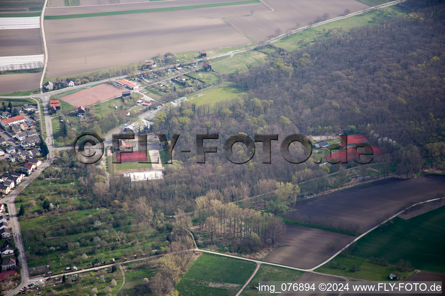 Vue aérienne de Waldsee dans le département Rhénanie-Palatinat, Allemagne