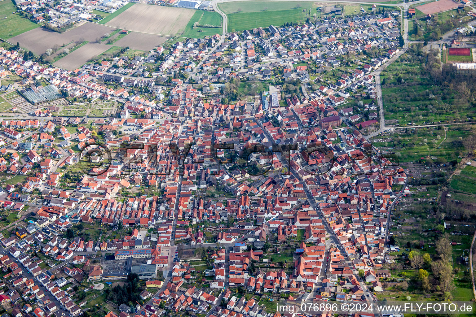 Photographie aérienne de Vue des rues et des maisons des quartiers résidentiels à Waldsee dans le département Rhénanie-Palatinat, Allemagne