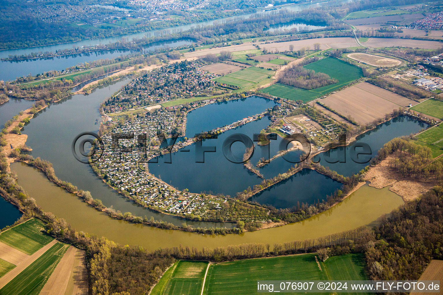 Vue aérienne de Adriatique bleue à Altrip dans le département Rhénanie-Palatinat, Allemagne