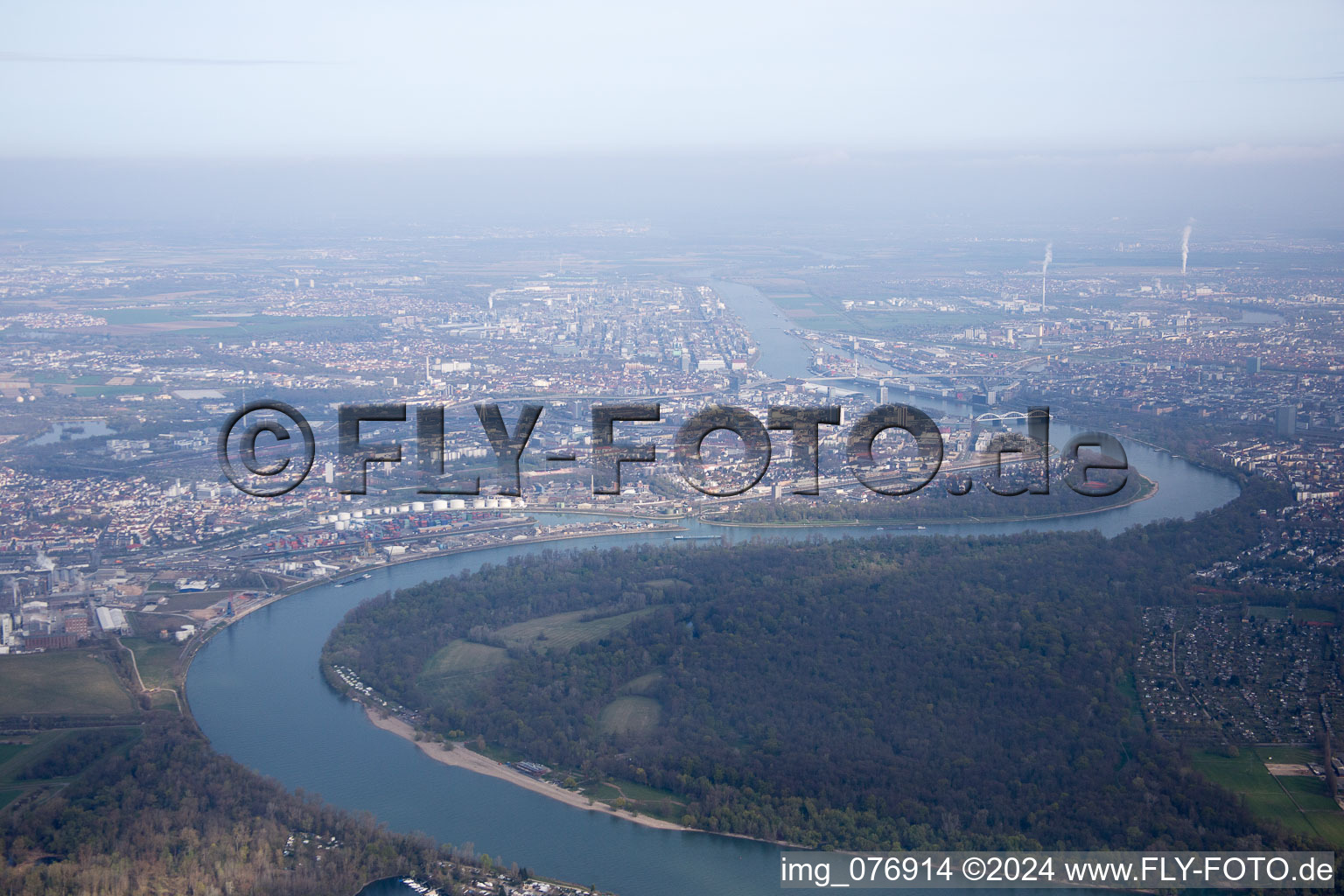 Vue aérienne de Quartier Süd in Ludwigshafen am Rhein dans le département Rhénanie-Palatinat, Allemagne