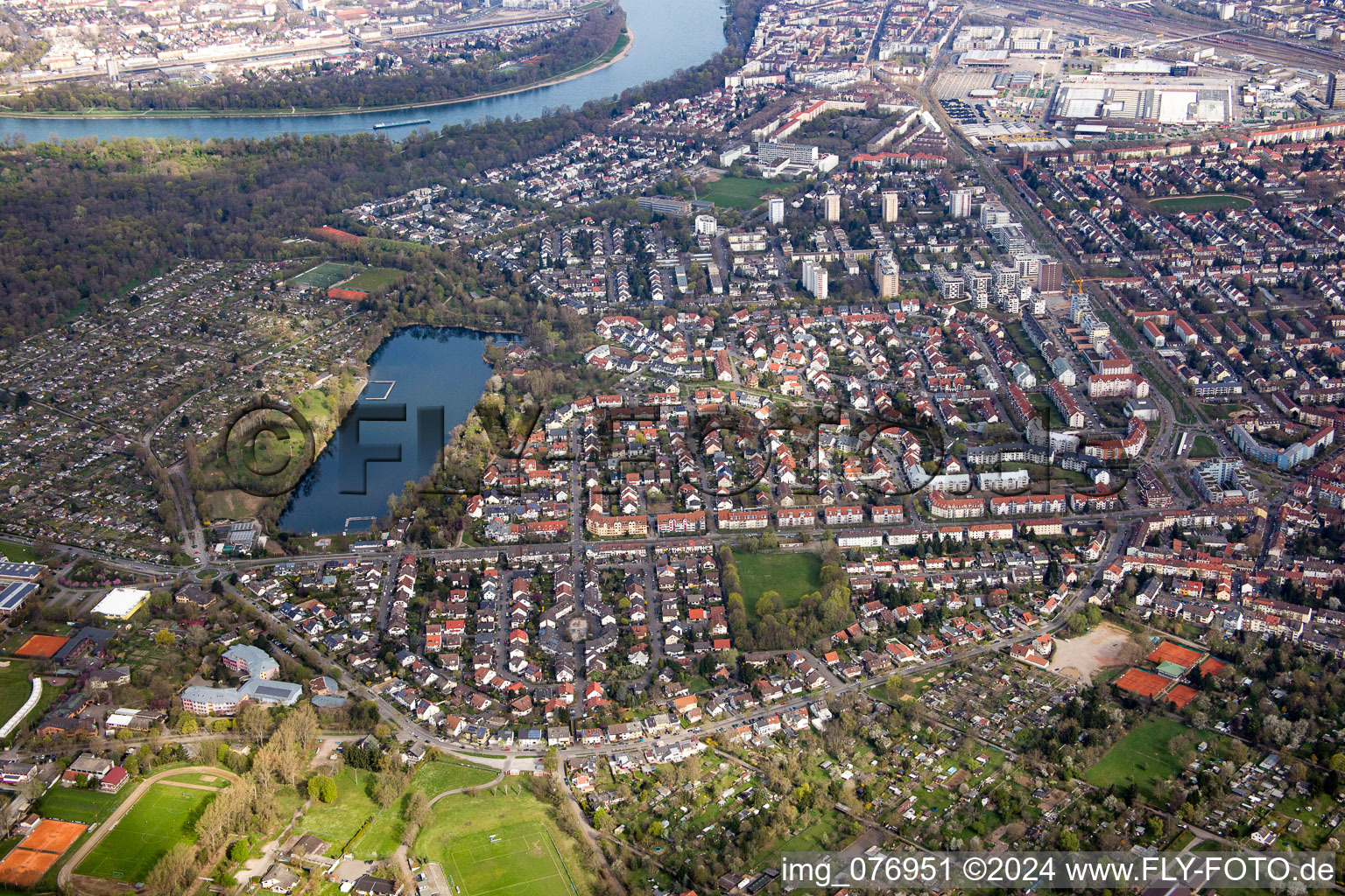 Vue aérienne de Stollenwörthweier à le quartier Niederfeld in Mannheim dans le département Bade-Wurtemberg, Allemagne