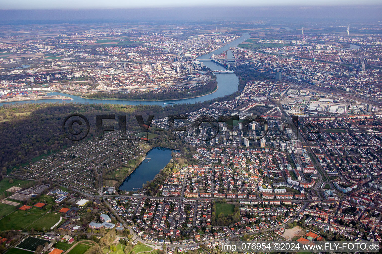 Vue aérienne de Quartier Almenhof in Mannheim dans le département Bade-Wurtemberg, Allemagne