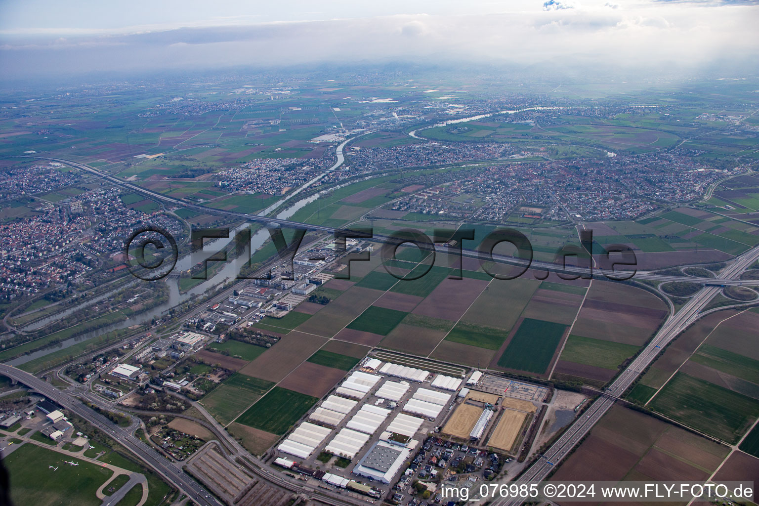 Vue aérienne de Zone industrielle Seckenheimer Landstrasse/Hans-Thomastr à le quartier Neuostheim in Mannheim dans le département Bade-Wurtemberg, Allemagne