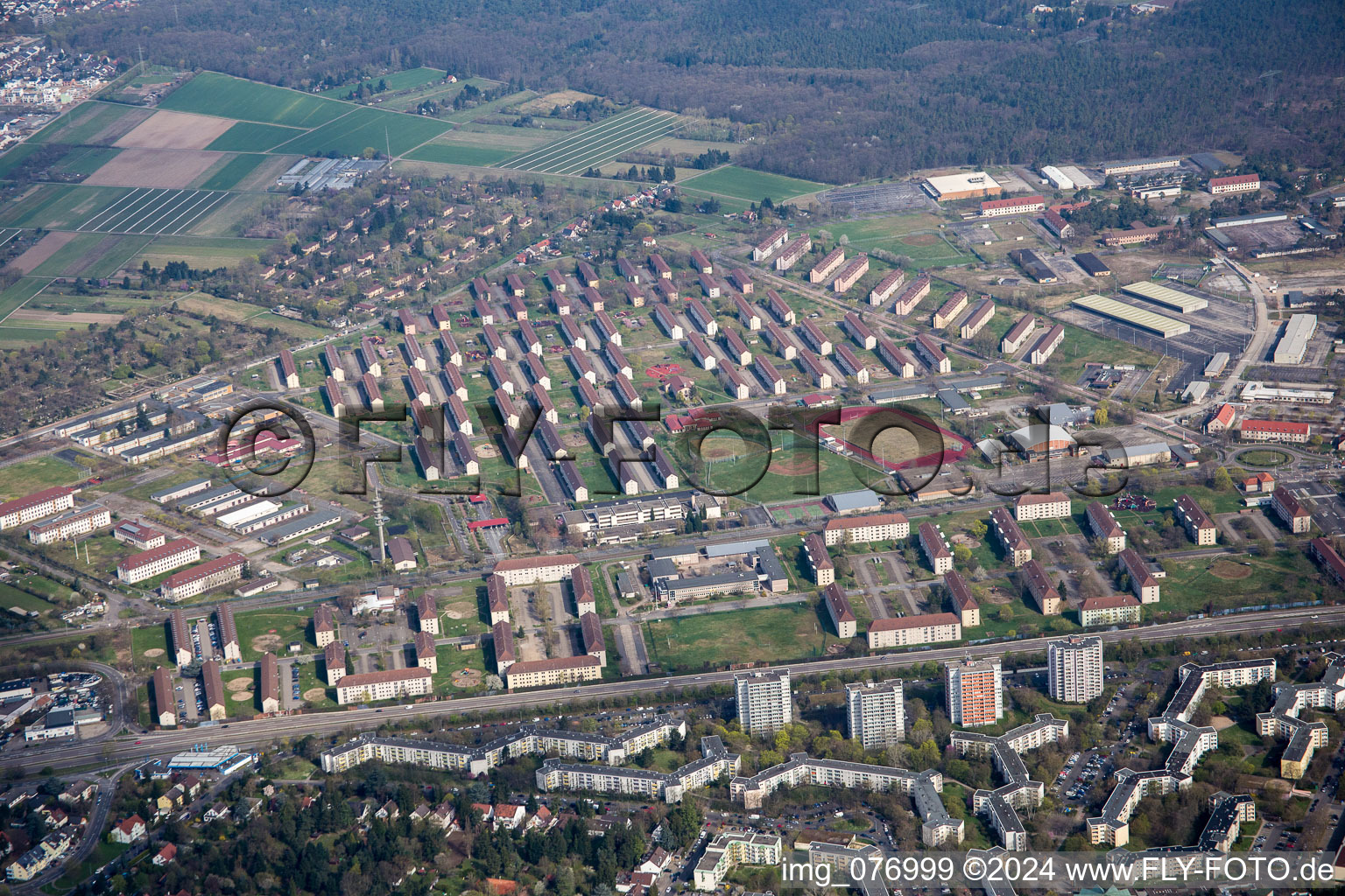 Vue aérienne de Zone de peuplement à le quartier Käfertal in Mannheim dans le département Bade-Wurtemberg, Allemagne