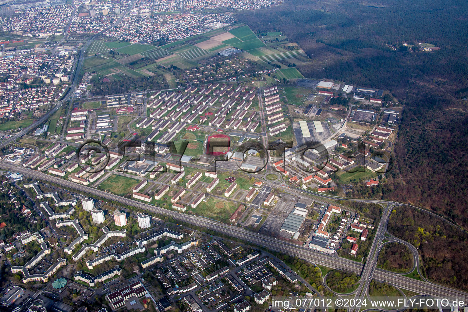 Vue aérienne de Zone de peuplement à le quartier Käfertal in Mannheim dans le département Bade-Wurtemberg, Allemagne