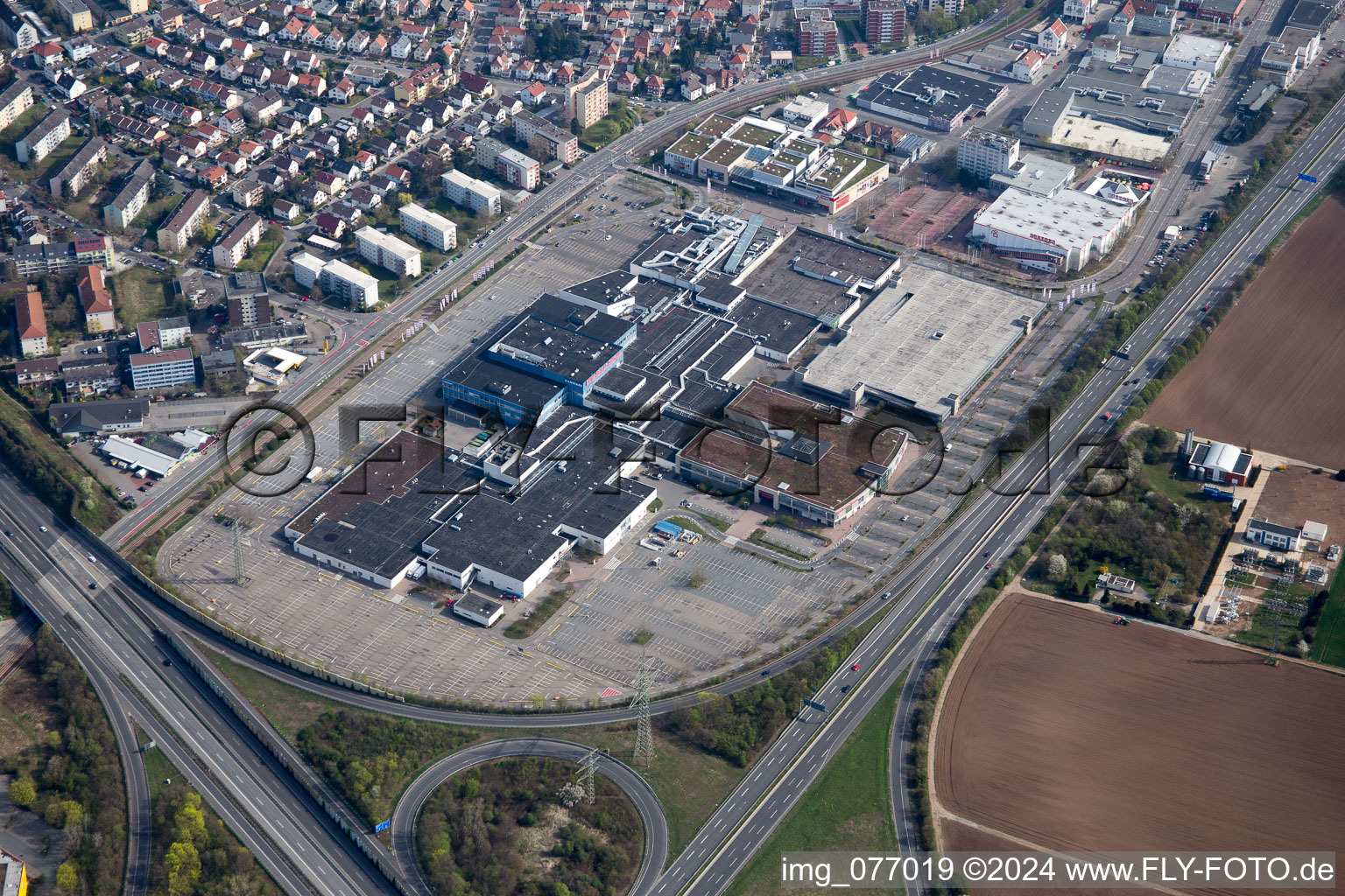 Vue aérienne de EKZ à Viernheimer Kreuz à Viernheim dans le département Hesse, Allemagne