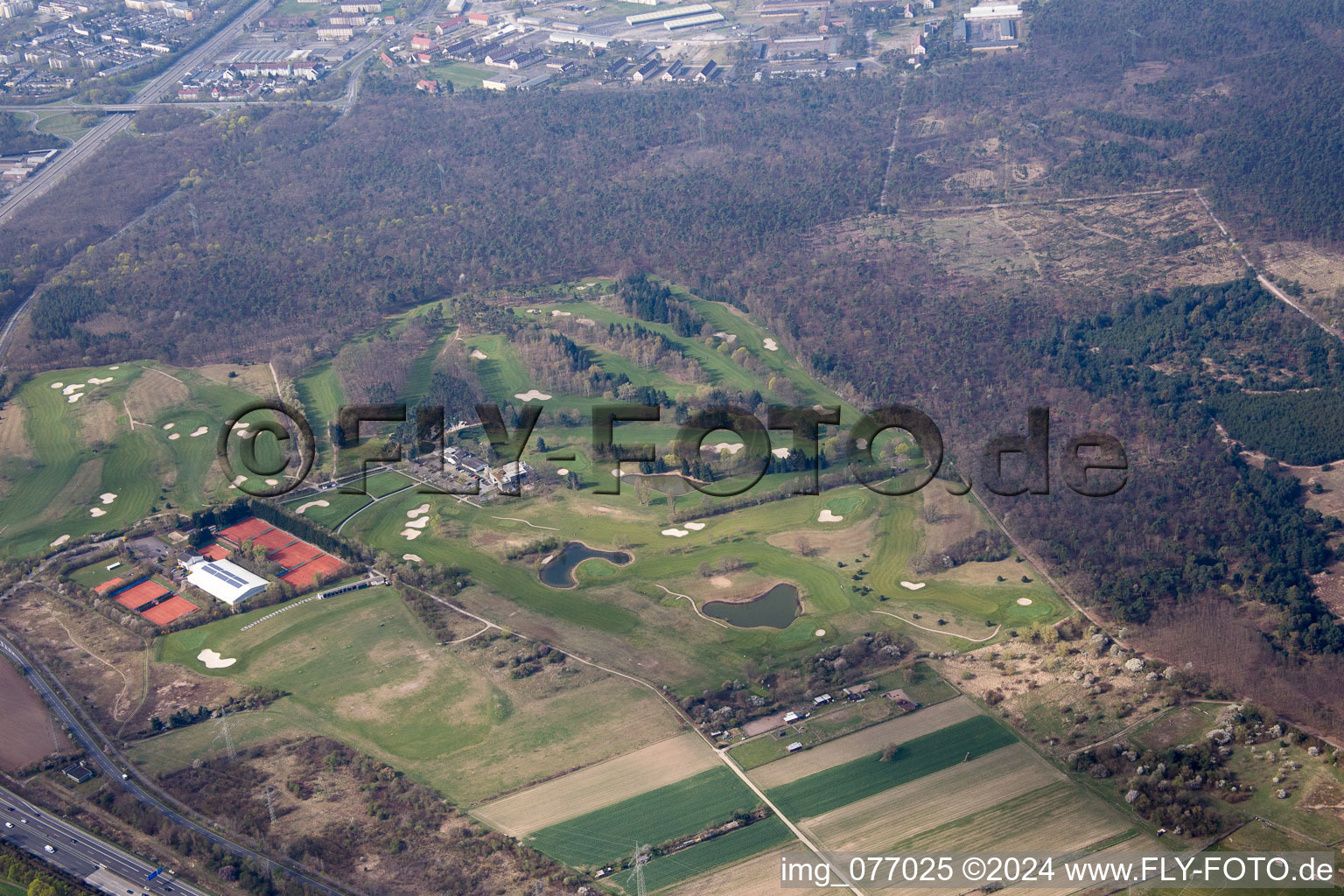 Photographie aérienne de Club de Golf Mannheim-Viernheim 1930 eV à Viernheim dans le département Hesse, Allemagne