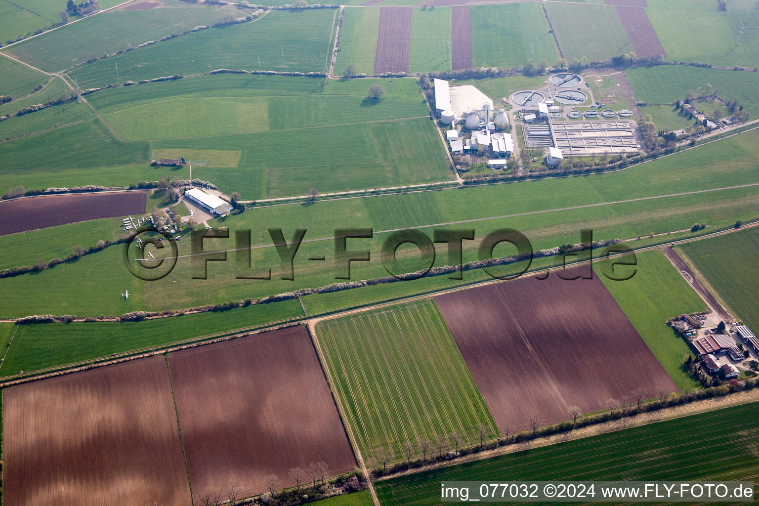 Vue aérienne de Aérodrome à Weinheim dans le département Bade-Wurtemberg, Allemagne