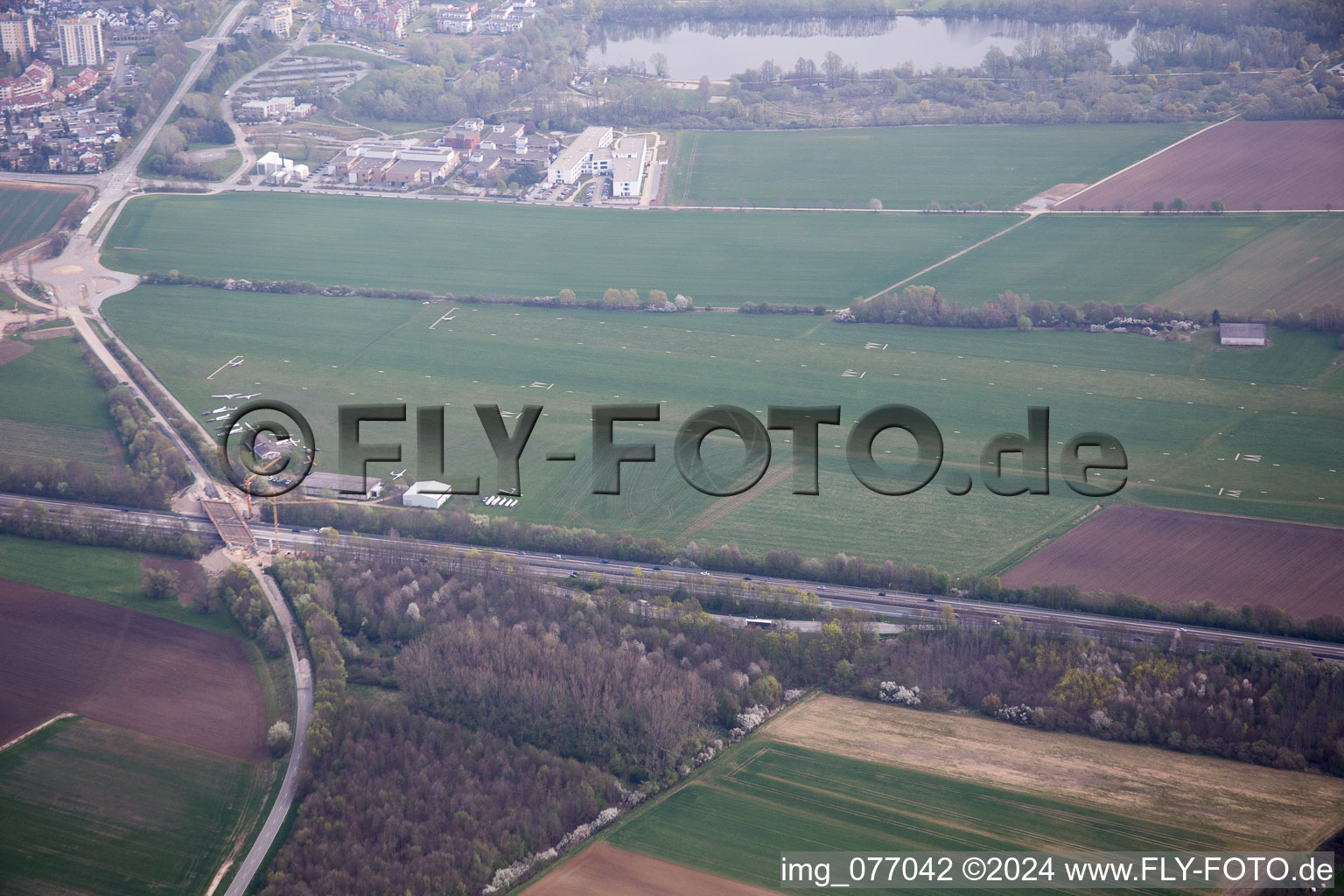 Vue aérienne de Aérodrome à Heppenheim dans le département Hesse, Allemagne