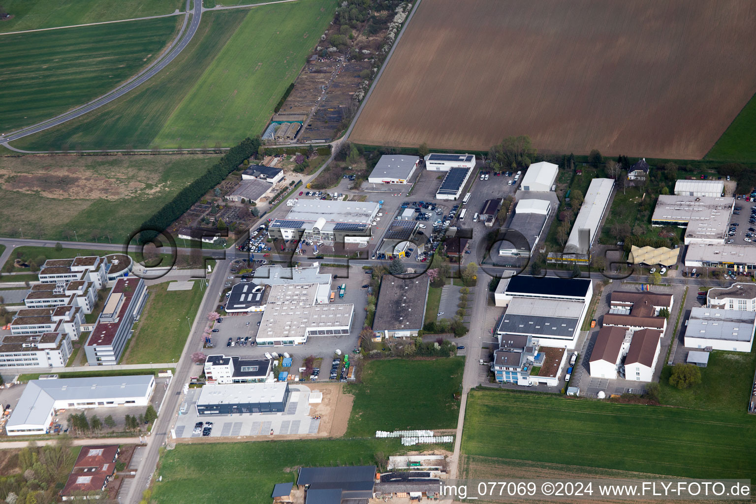 Vue aérienne de Zone commerciale et établissement d'entreprises sur la Robert-Bosch-Straße à Bensheim dans le département Hesse, Allemagne