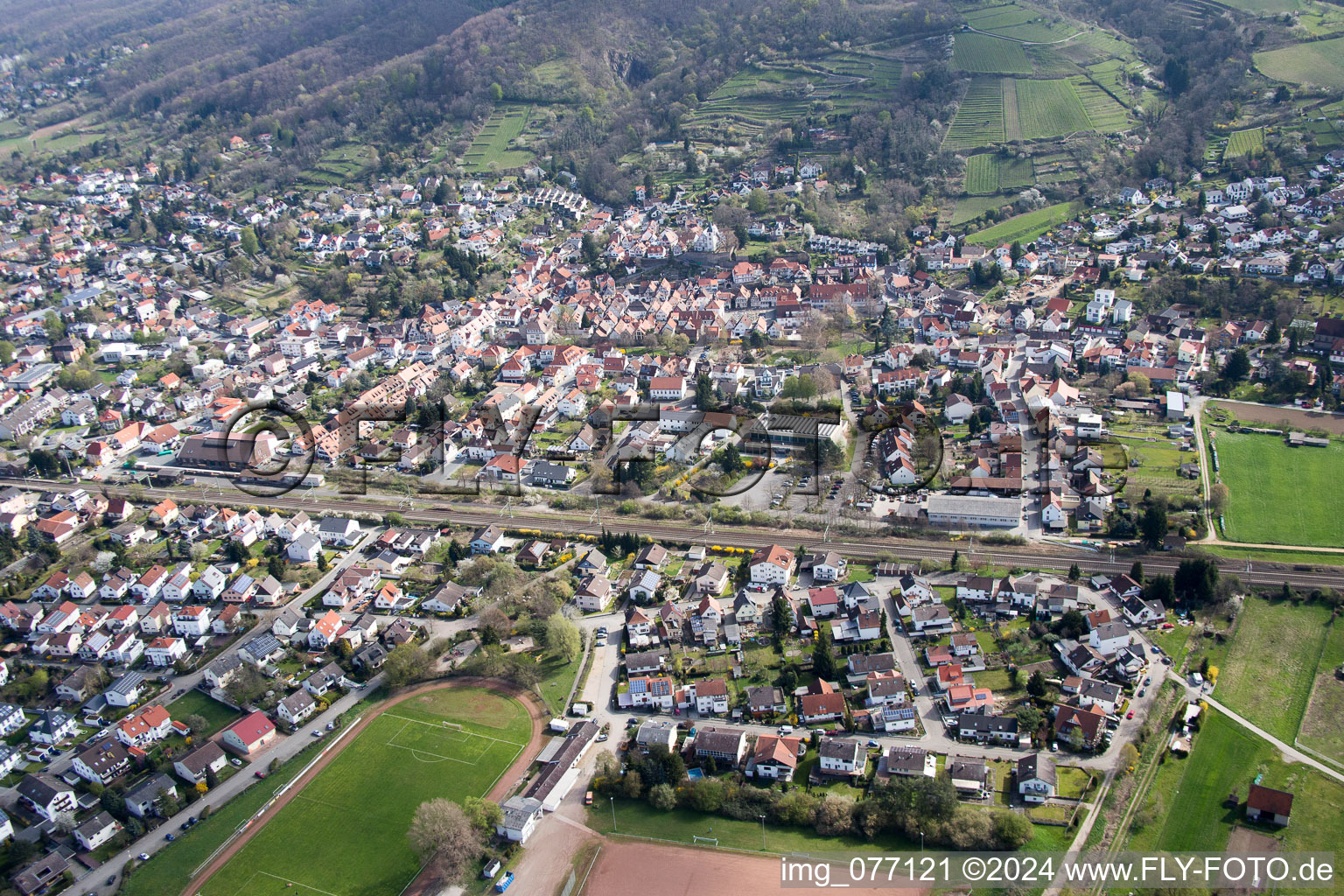 Zwingenberg dans le département Hesse, Allemagne vue du ciel