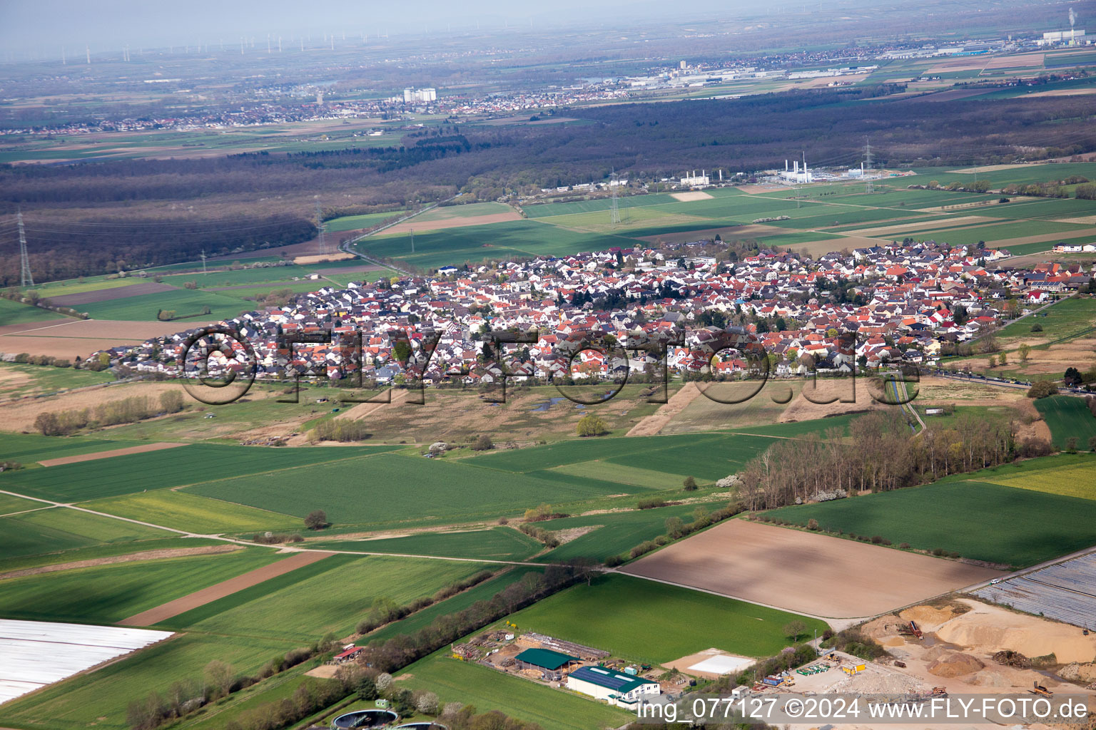 Zwingenberg dans le département Hesse, Allemagne d'un drone