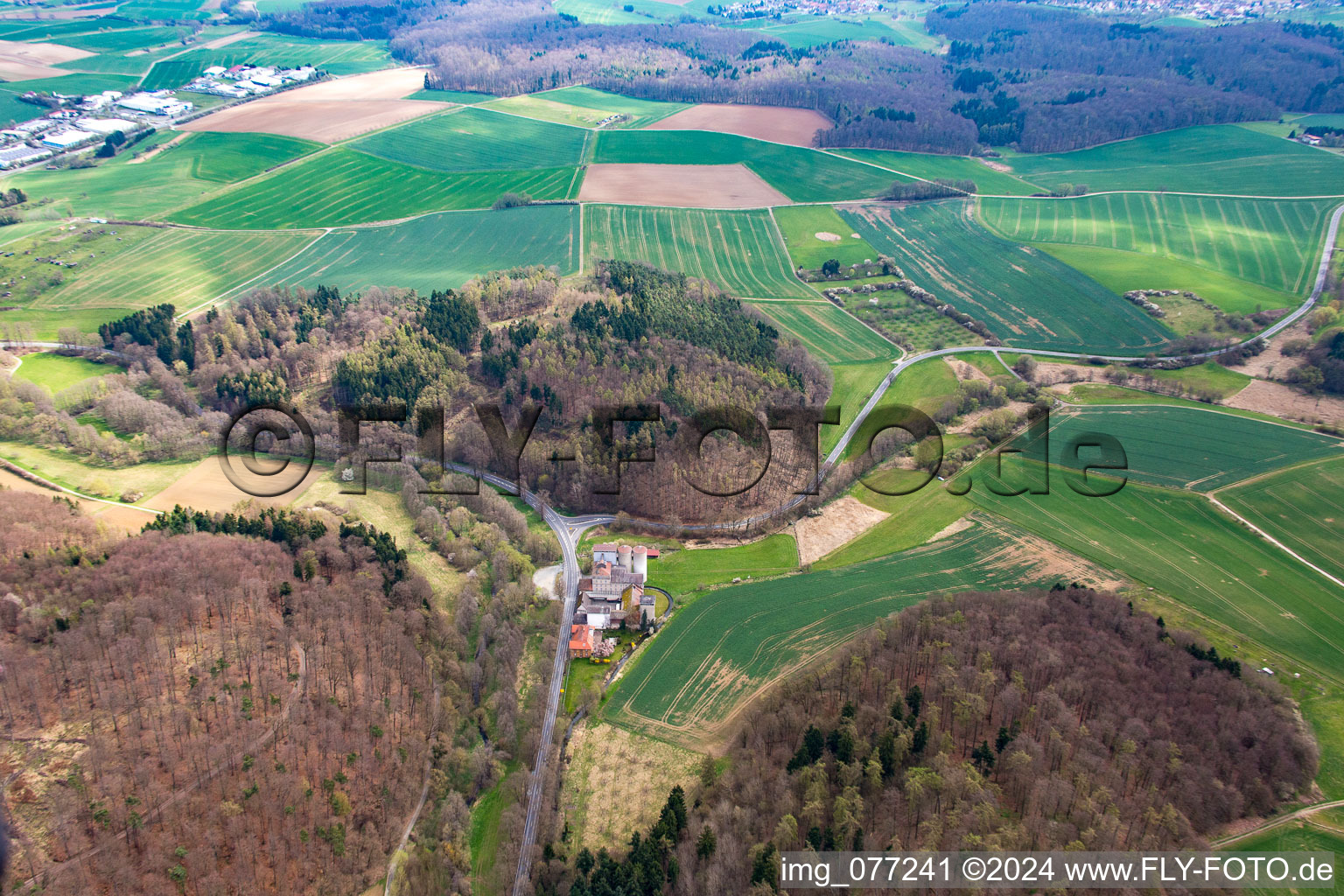 Vue aérienne de Moulin du château à le quartier Nieder-Modau in Ober-Ramstadt dans le département Hesse, Allemagne