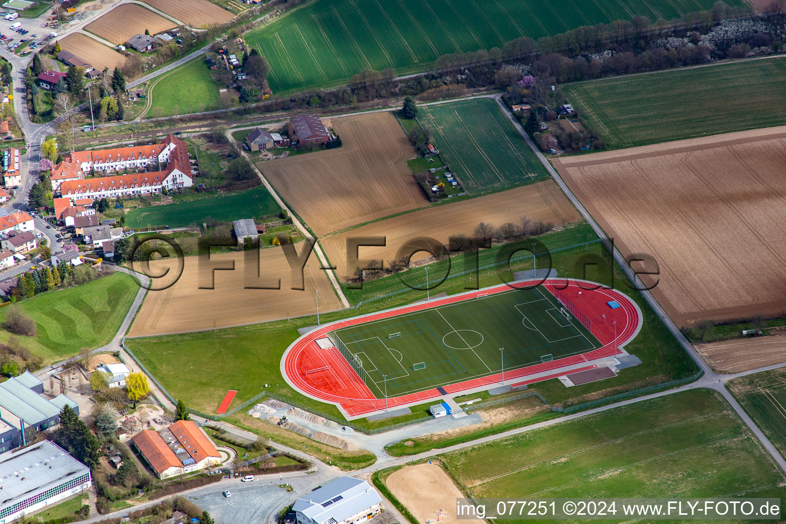 Vue aérienne de Terrain de sport à Ober-Ramstadt dans le département Hesse, Allemagne