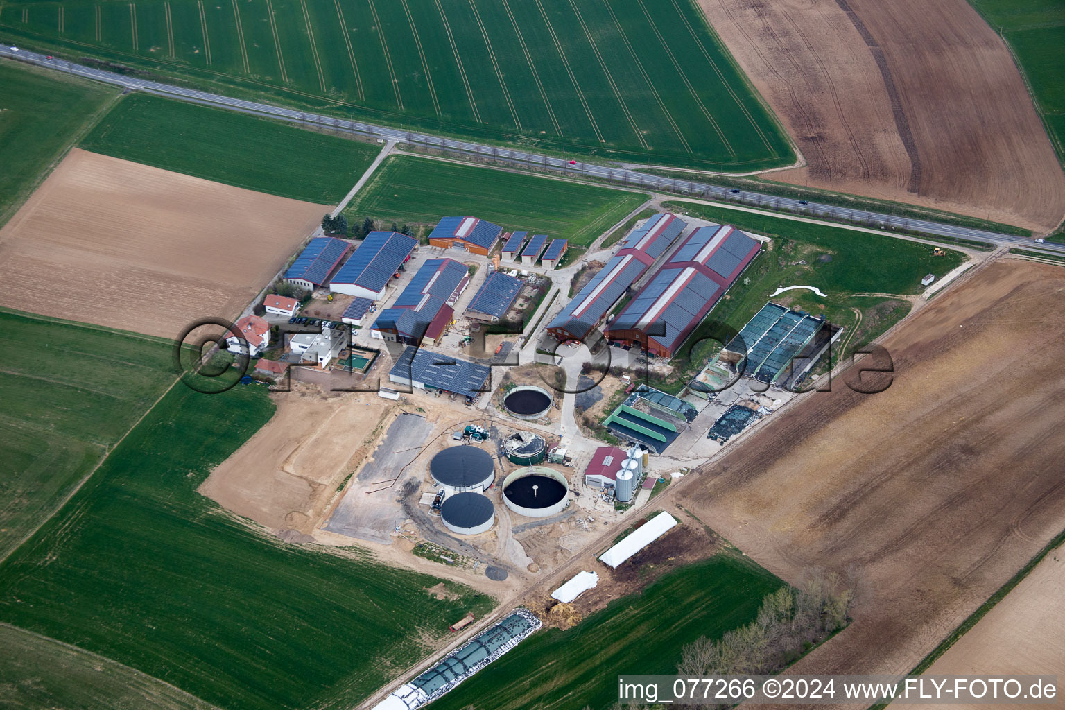 Vue aérienne de Propriété de la ferme Karlshof à Roßdorf dans le département Hesse, Allemagne