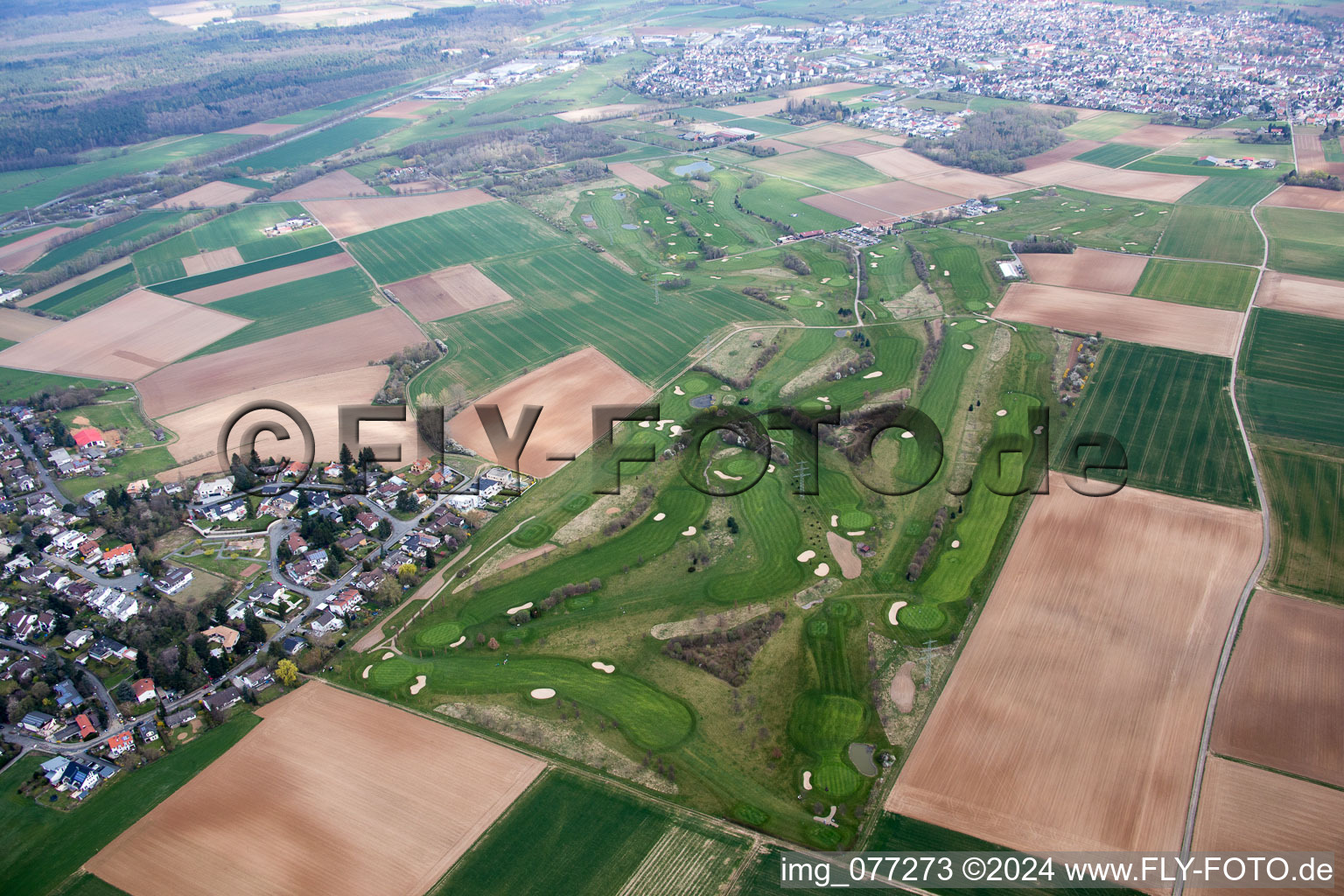 Vue aérienne de Superficie du parcours de golf Golf Sport Park Groß-Zimmern à Groß-Zimmern dans le département Hesse, Allemagne