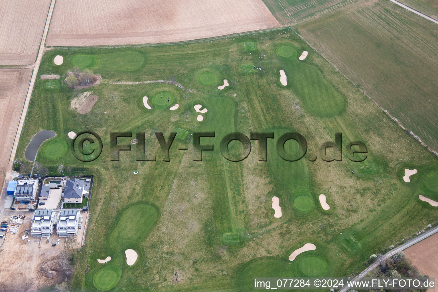 Terrain de golf à Groß-Zimmern dans le département Hesse, Allemagne d'en haut