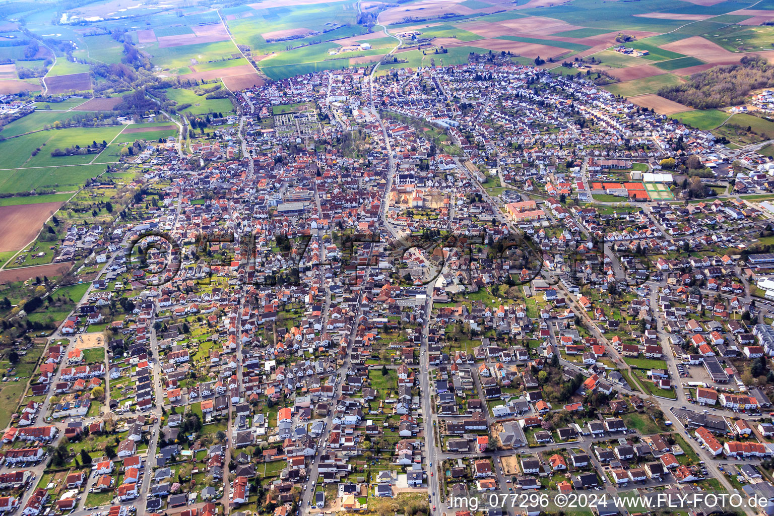 Vue aérienne de Aperçu des villes du nord à Groß-Zimmern dans le département Hesse, Allemagne
