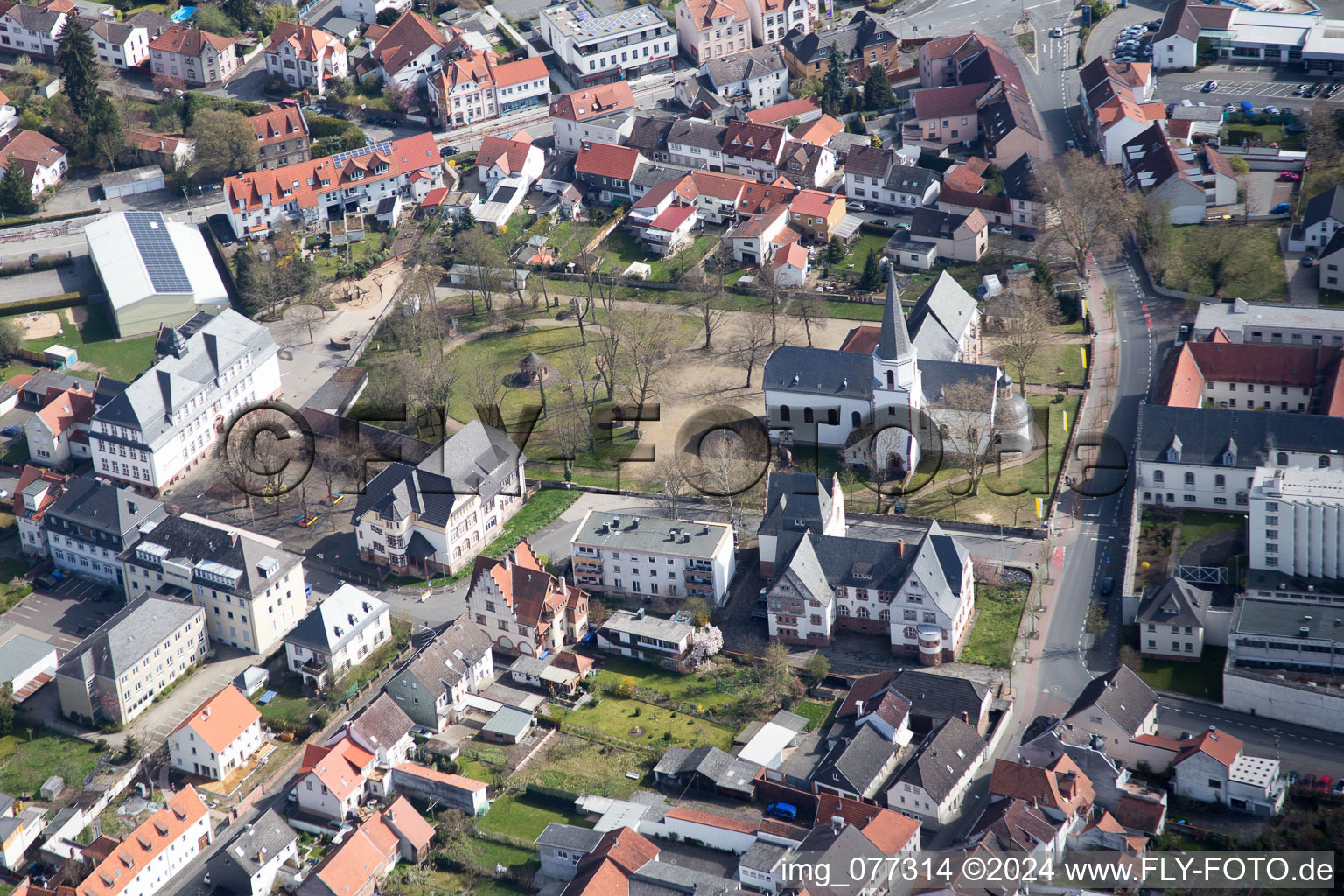 Vue aérienne de Chapelle de Grâce Dieburg à Dieburg dans le département Hesse, Allemagne