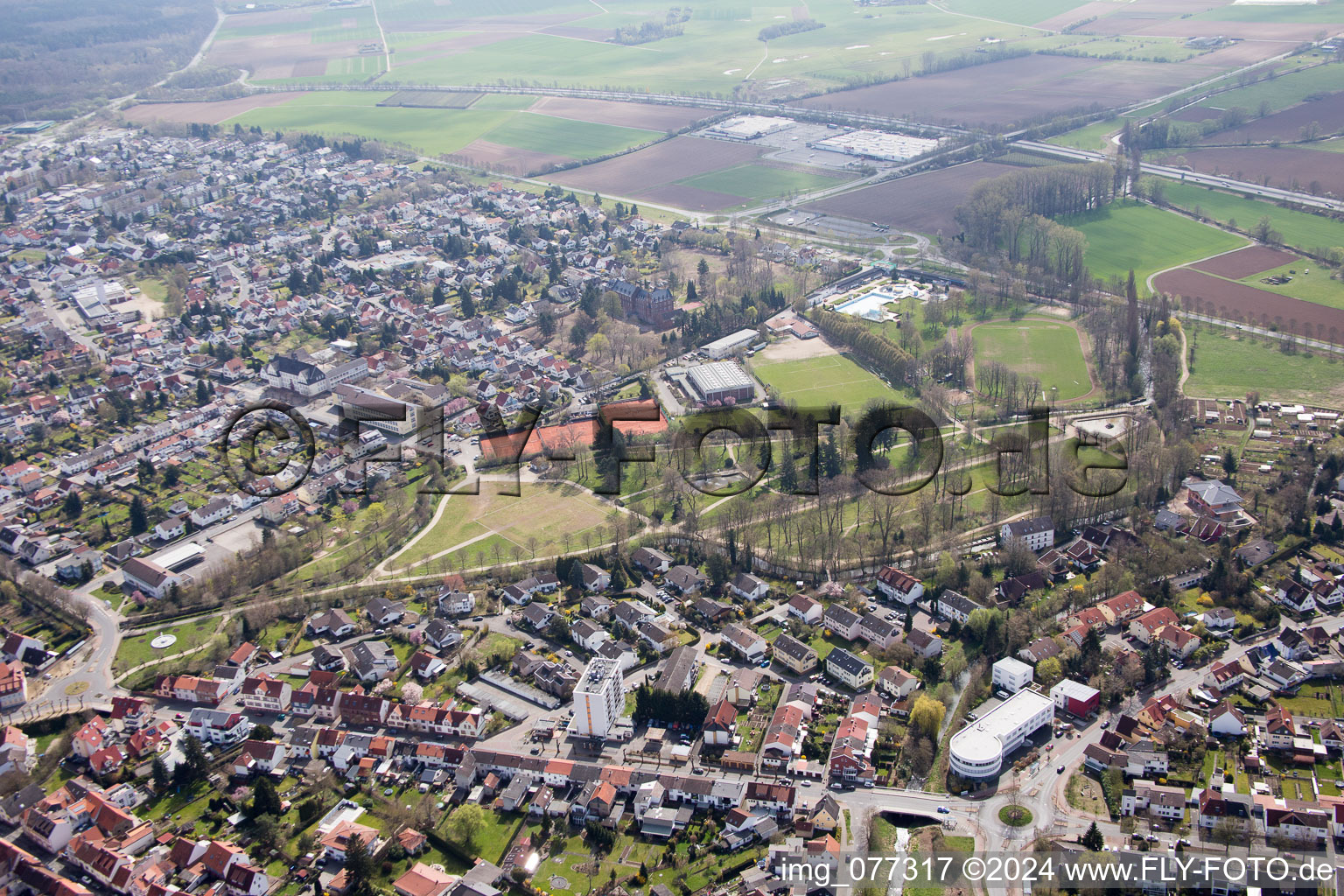 Dieburg dans le département Hesse, Allemagne du point de vue du drone