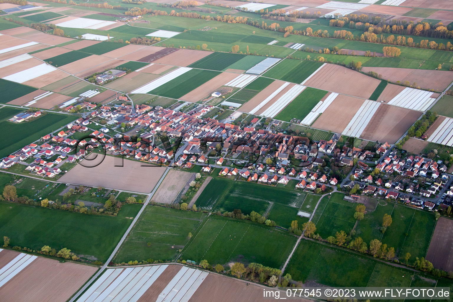 Vue aérienne de Böbingen dans le département Rhénanie-Palatinat, Allemagne