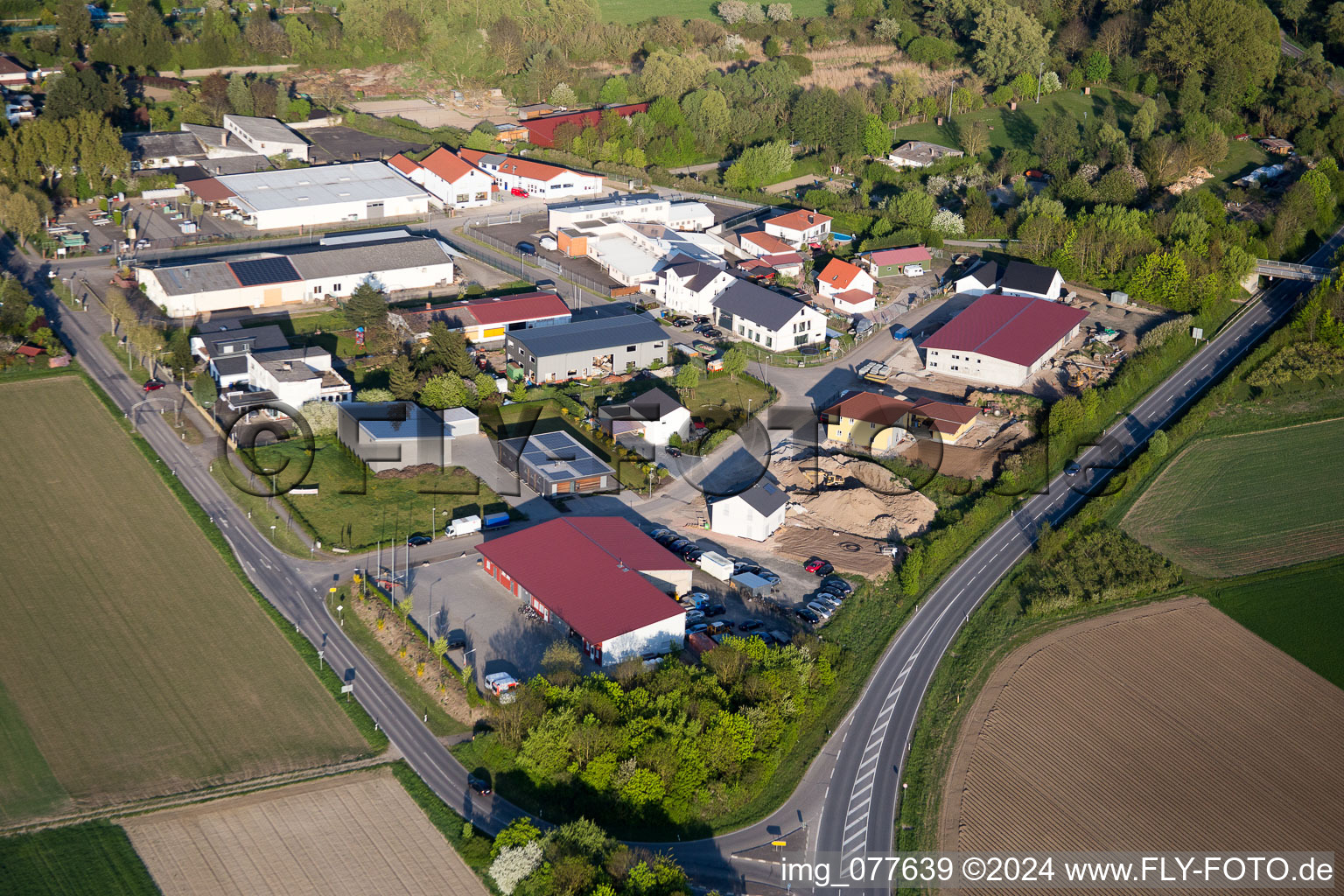 Vue aérienne de Gimbsheim dans le département Rhénanie-Palatinat, Allemagne