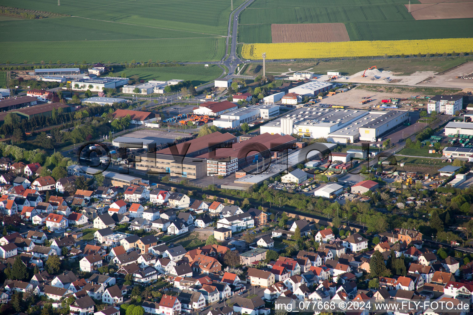 Photographie aérienne de Stockstadt am Rhein dans le département Hesse, Allemagne