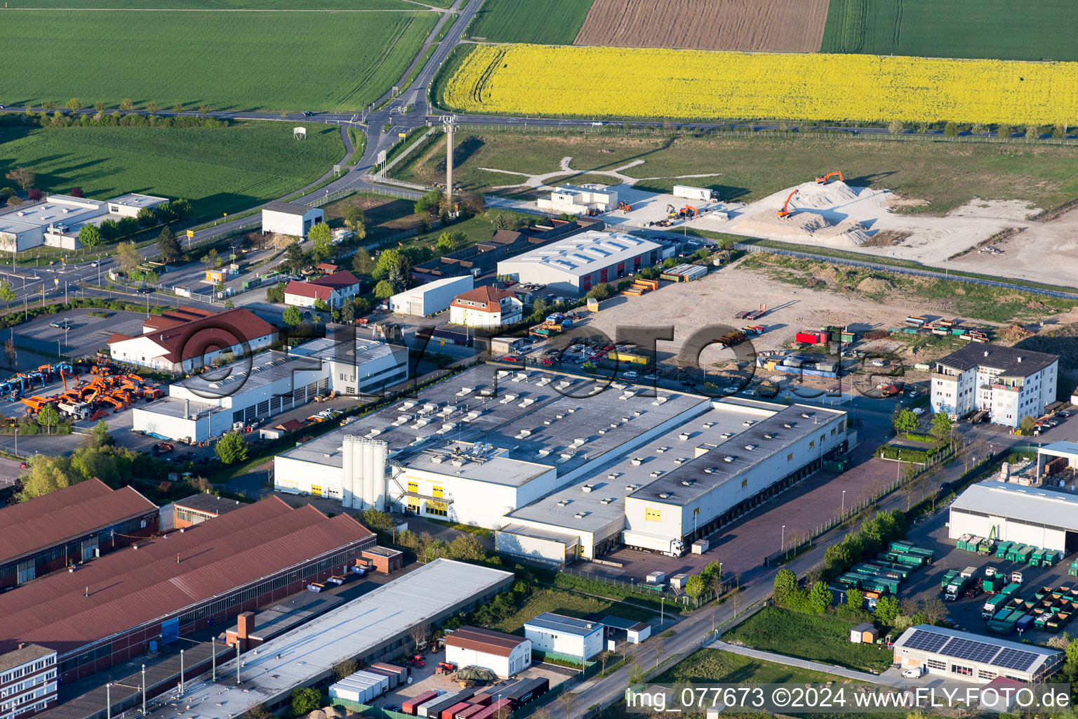 Vue aérienne de Site de l'usine Kiesel Mitte GmbH à Stockstadt am Rhein dans le département Hesse, Allemagne