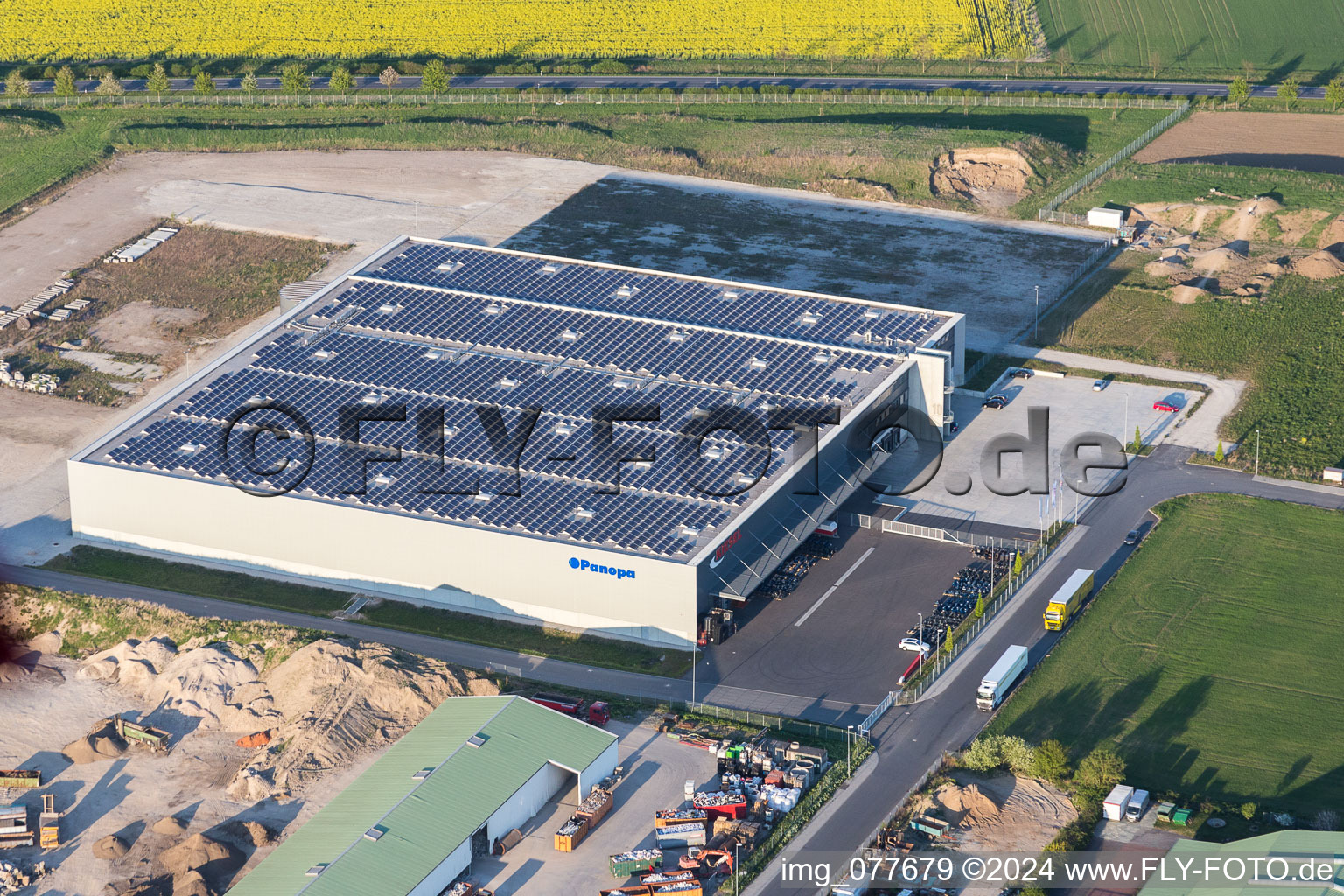 Vue aérienne de Entrepôts et bâtiments d’expédition de Imperial Industrial Logistics GmbH à Stockstadt am Rhein dans le département Hesse, Allemagne