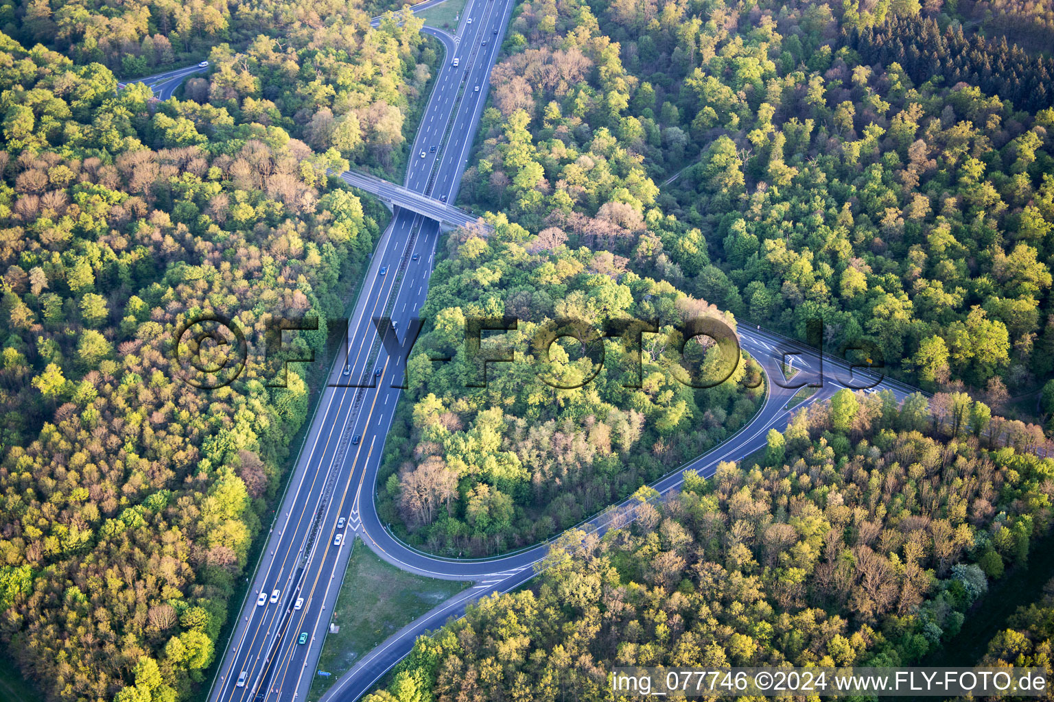 Vue aérienne de Entrée d'autoroute à Alsbach-Hähnlein dans le département Hesse, Allemagne