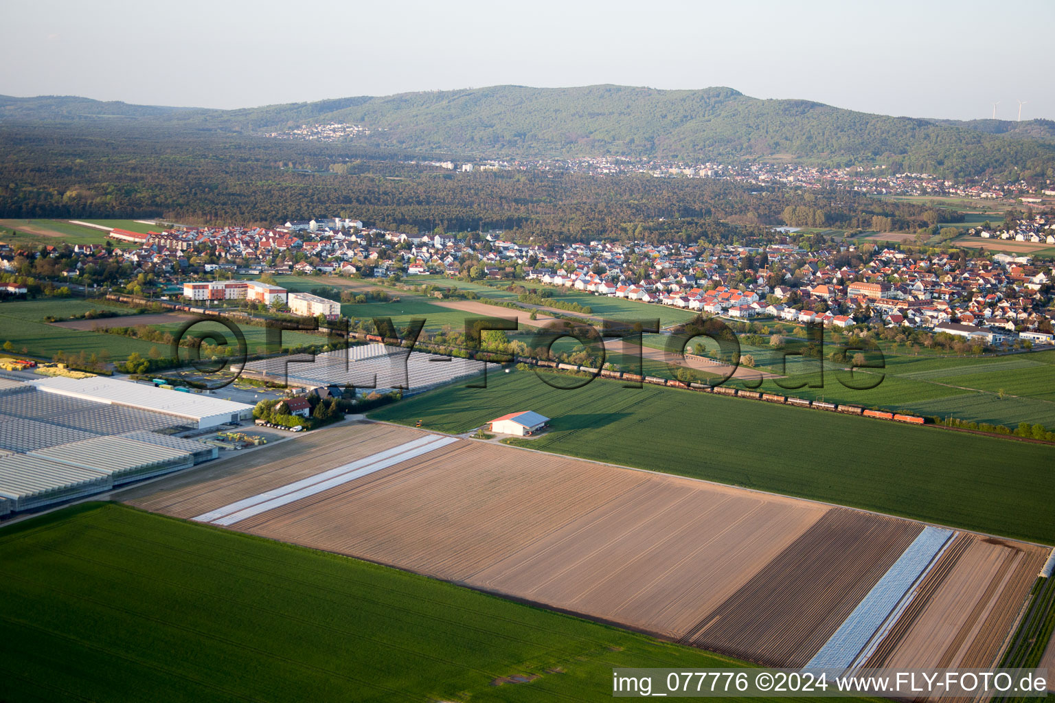 Alsbach-Hähnlein dans le département Hesse, Allemagne vu d'un drone