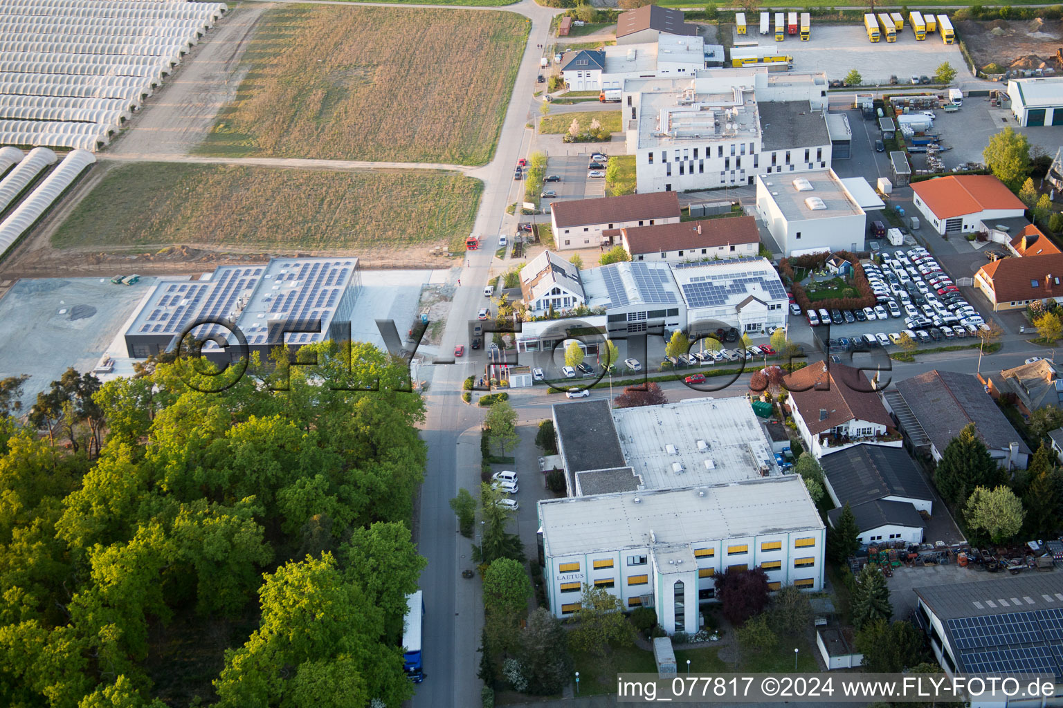 Alsbach-Hänlein, zone industrielle de Sandwiese à Alsbach-Hähnlein dans le département Hesse, Allemagne vu d'un drone