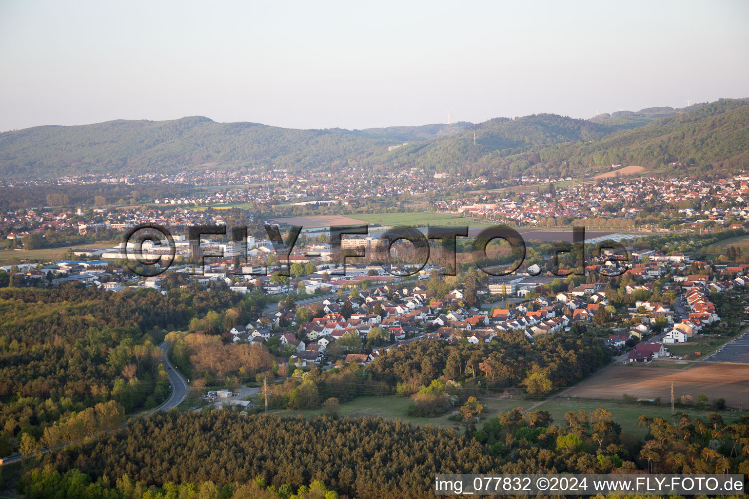 Vue d'oiseau de Alsbach-Hähnlein dans le département Hesse, Allemagne